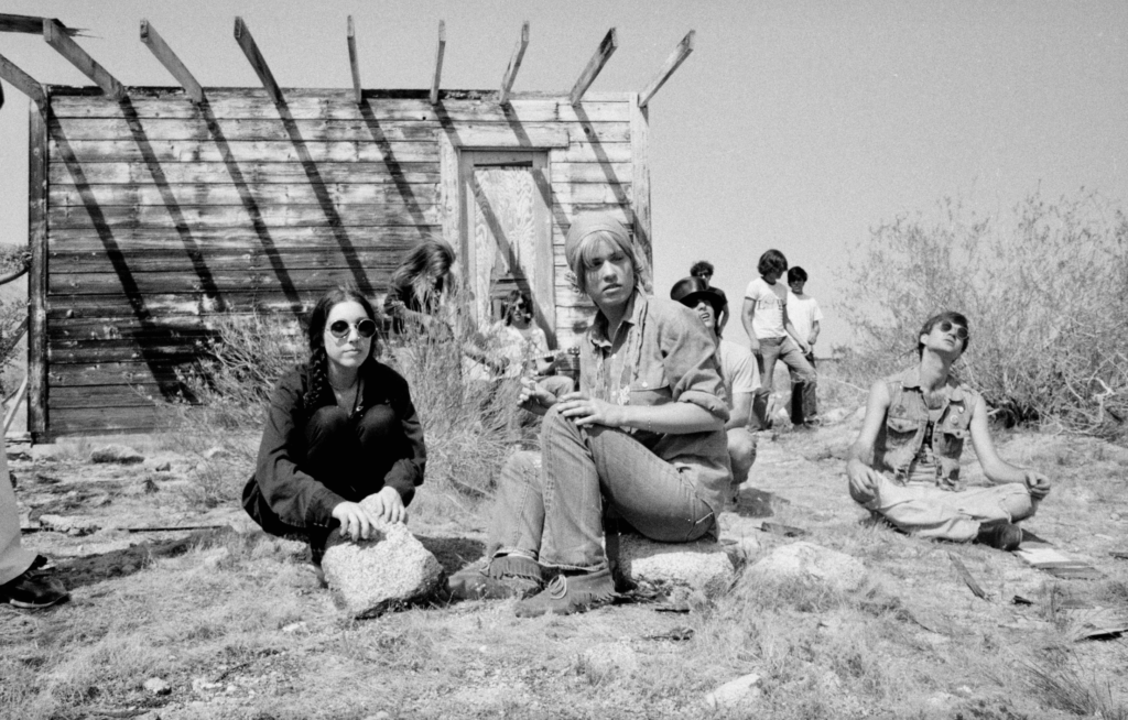 Vicki Peterson et Jeannie Brooks sur le set de Lovedolls Superstar, Palm Desert, 1985.