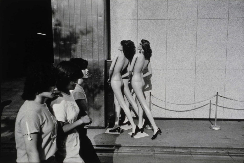 Bernard Pierre Wolff, Shinjuku, Tokyo, 1981 Tirage gélatino-argentique Collection MEP, Paris.
