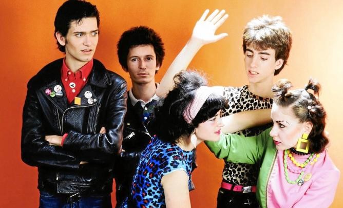 Alaska y los Pegamoides