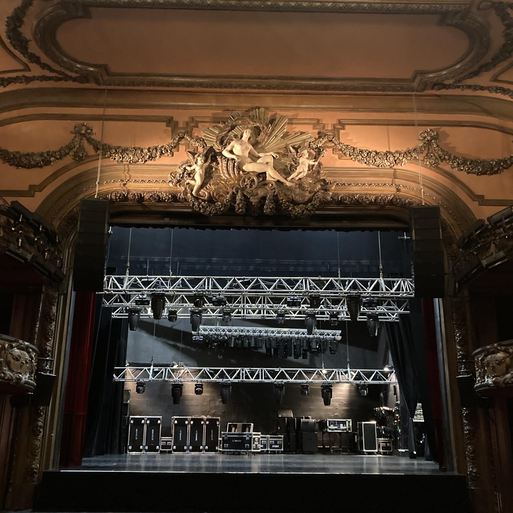 Le Trianon à Paris juste avant le concert / Photo : Stereolab