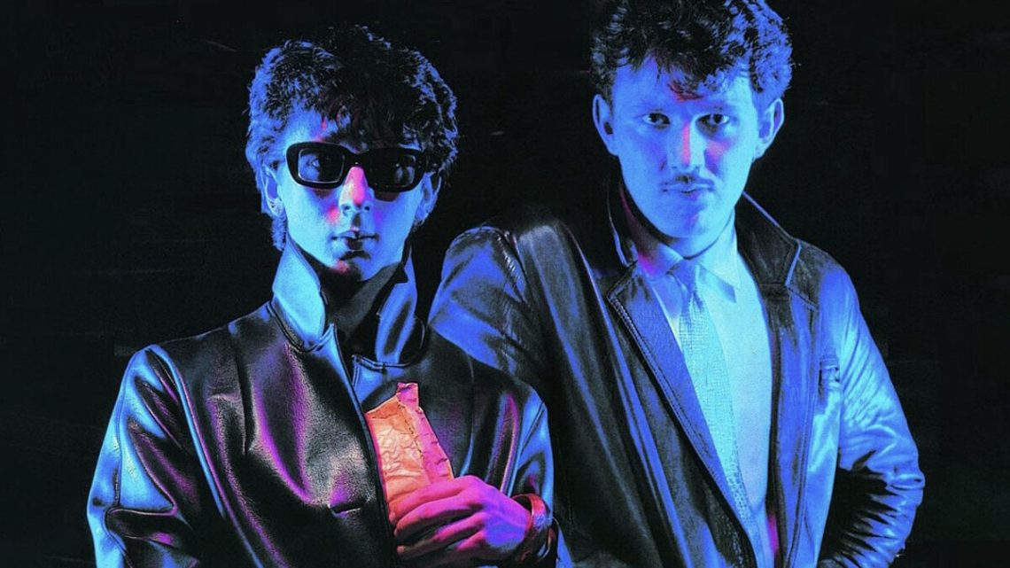 Marc Almond et Dave Ball sur la pochette de Non Stop Erotic Cabaret en 1981 Marc Almond et Dave Ball sur la pochette de Non Stop Erotic Cabaret en 1981