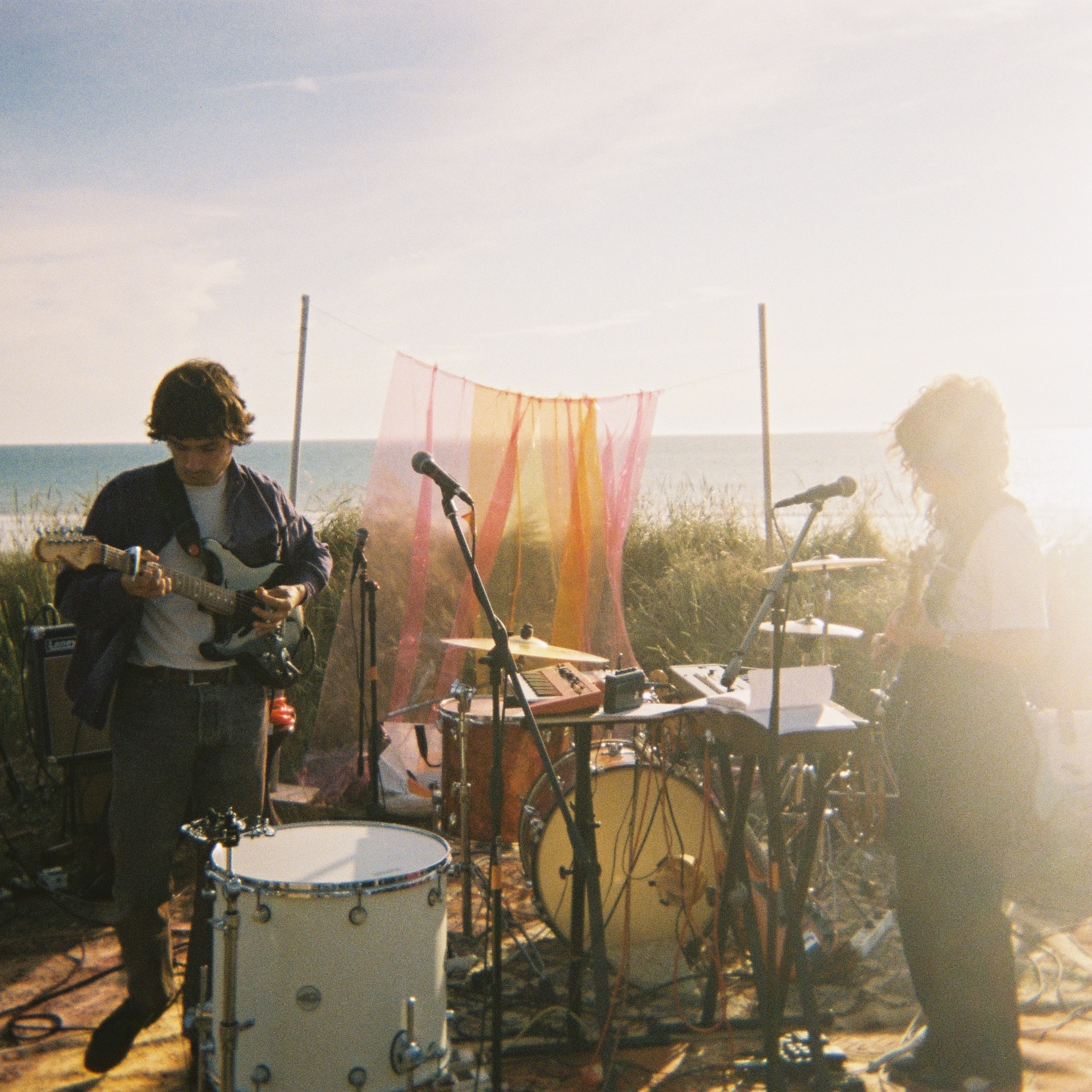 Vérité Synthétique / Photo : Oscar Eschbach au West Bar à Pirou Plage (50)